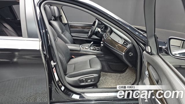 BMW 7-Series 2014 — photo 16