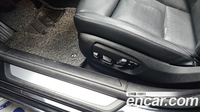 BMW 7-Series 2014 — photo 32