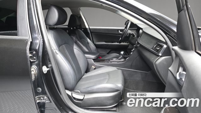 Kia K5 2016 — photo 17
