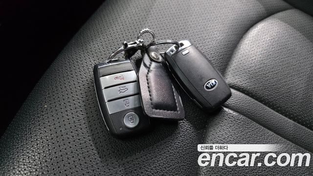 Kia K5 2016 — photo 24