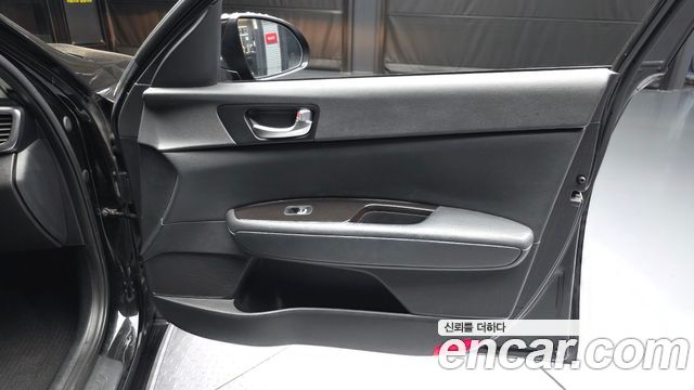 Kia K5 2016 — photo 14