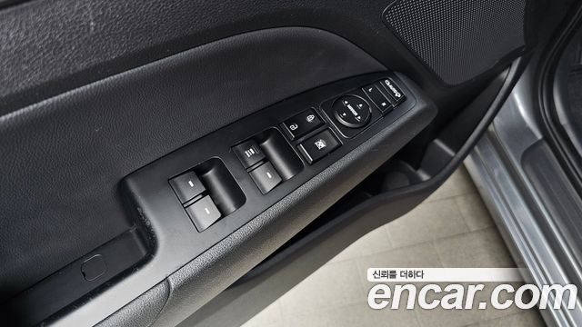 Hyundai AVANTE 2016 — photo 14