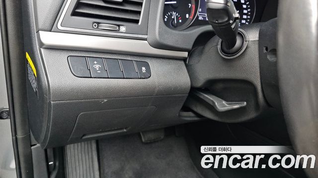 Hyundai AVANTE 2016 — photo 15