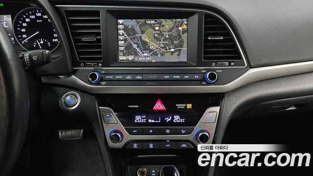 Hyundai AVANTE 2016 — photo 16
