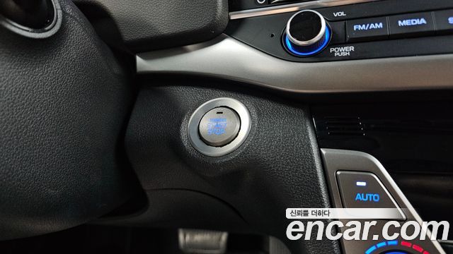 Hyundai AVANTE 2016 — photo 18