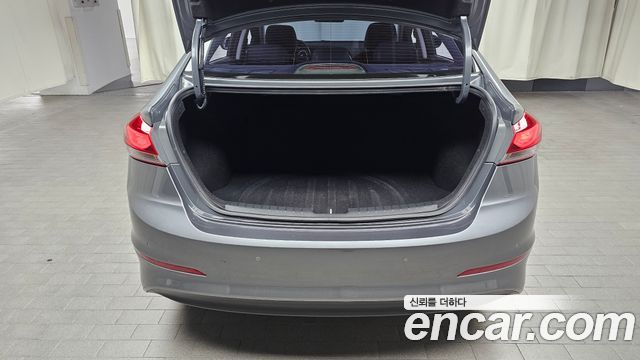 Hyundai AVANTE 2016 — photo 20