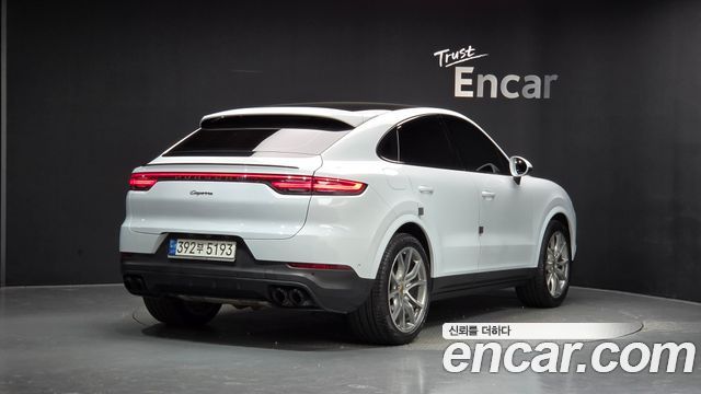 Porsche Cayenne 2021 — photo 2