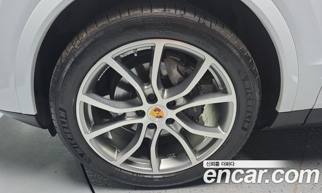 Porsche Cayenne 2021 — photo 5