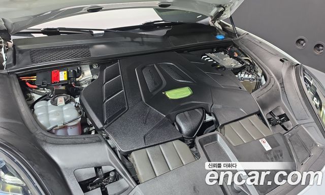 Porsche Cayenne 2021 — photo 6