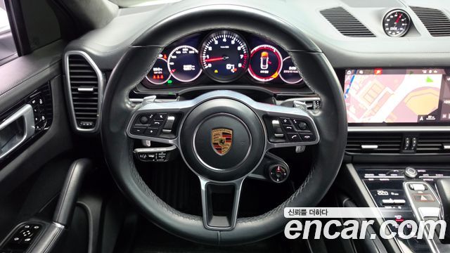 Porsche Cayenne 2021 — photo 18