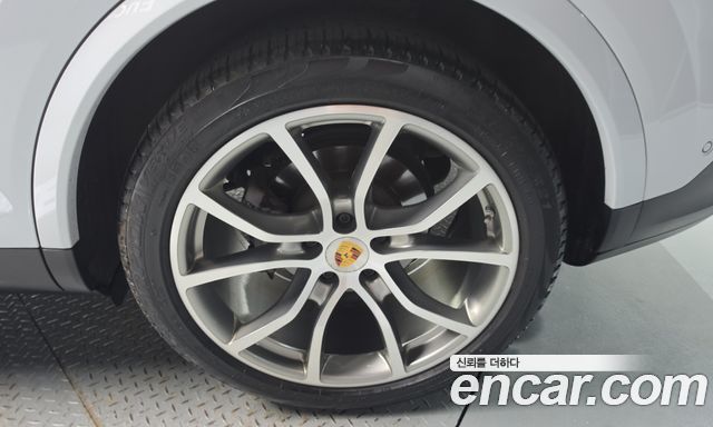 Porsche Cayenne 2021 — photo 7