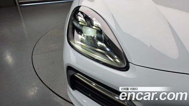 Porsche Cayenne 2021 — photo 8