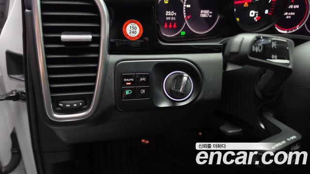 Porsche Cayenne 2021 — photo 31