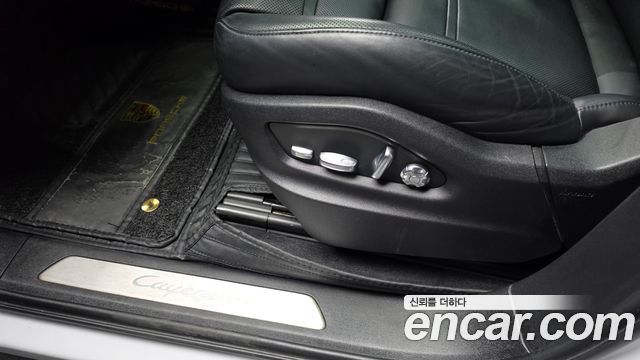 Porsche Cayenne 2021 — photo 32