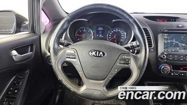 Kia K3 2015 — photo 19