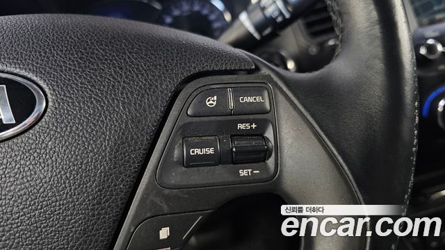 Kia K3 2015 — photo 24