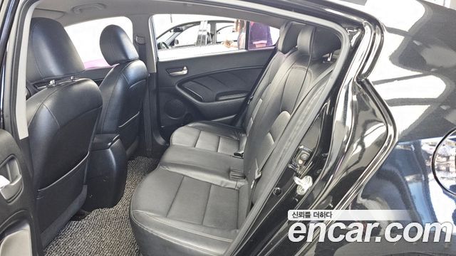 Kia K3 2015 — photo 16