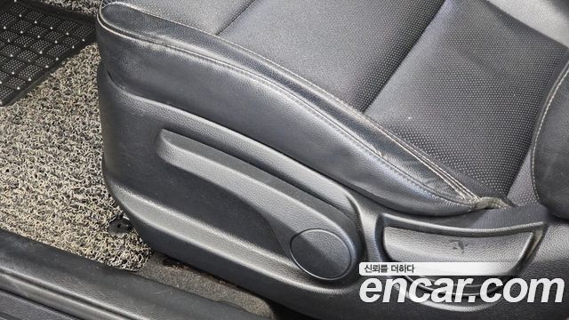 Kia K3 2015 — photo 27