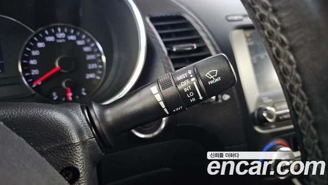 Kia K3 2015 — photo 28