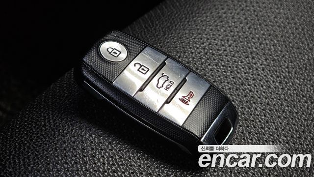 Kia K3 2015 — photo 31
