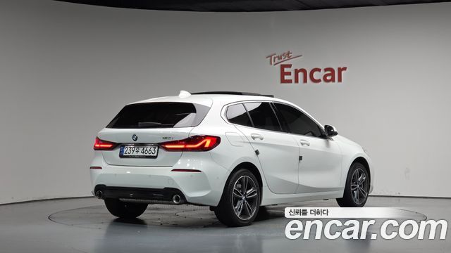 BMW 1-Series 2024 — photo 2