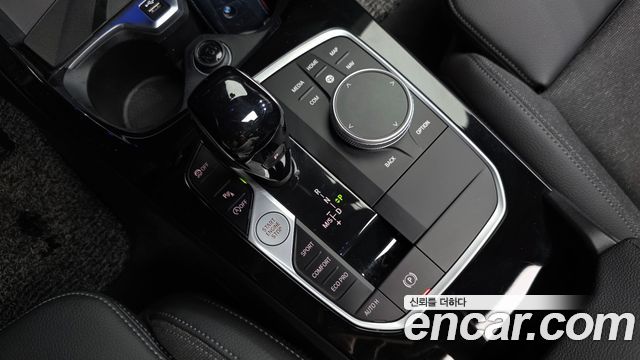 BMW 1-Series 2024 — photo 12