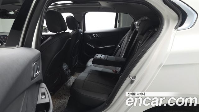 BMW 1-Series 2024 — photo 18
