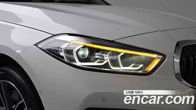 BMW 1-Series 2024 — photo 8