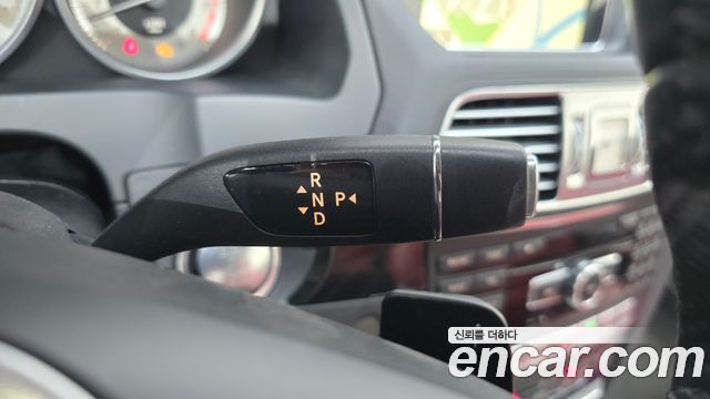 Mercedes-Benz E-Class 2015 — photo 9