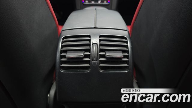 Mercedes-Benz E-Class 2015 — photo 18