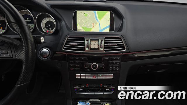 Mercedes-Benz E-Class 2015 — photo 19