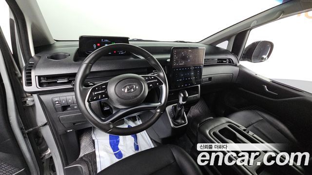 Hyundai Staria 2022 — photo 7