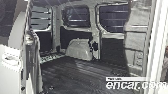 Hyundai Staria 2022 — photo 12