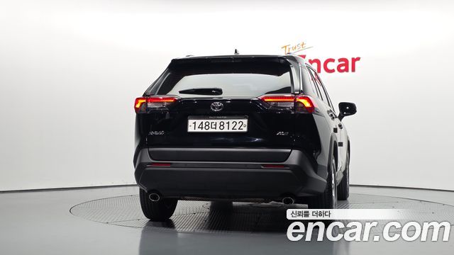 Toyota RAV4 2019 — photo 4