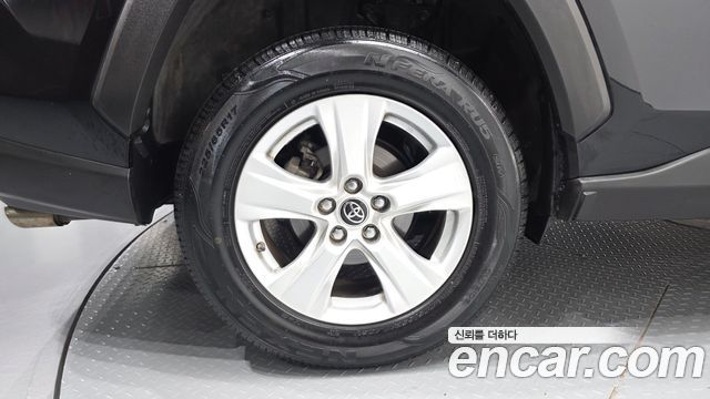 Toyota RAV4 2019 — photo 5