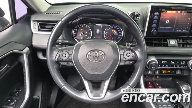 Toyota RAV4 2019 — photo 19