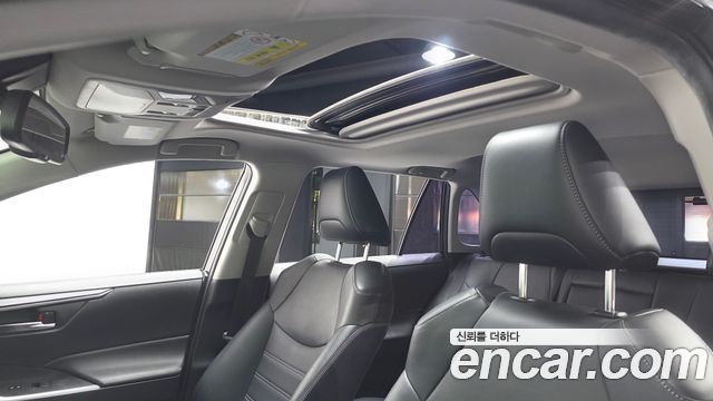 Toyota RAV4 2019 — photo 24