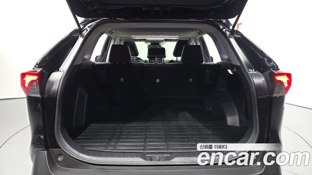 Toyota RAV4 2019 — photo 26