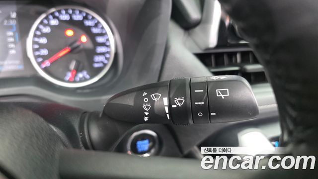 Toyota RAV4 2019 — photo 28