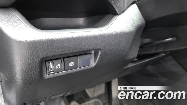 Toyota RAV4 2019 — photo 30