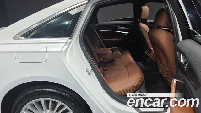 Audi A6 2020 — photo 17