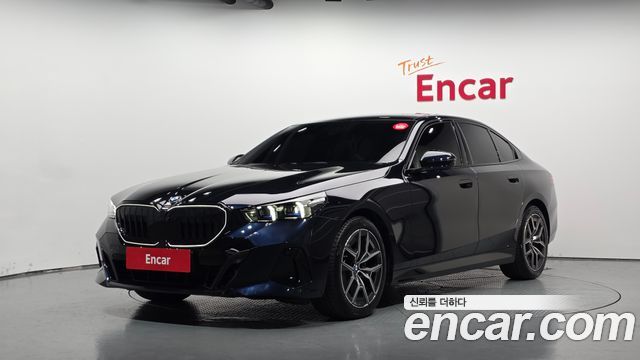 BMW 5-Series 2026 — photo 1