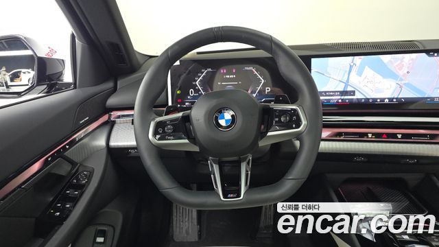BMW 5-Series 2026 — photo 12