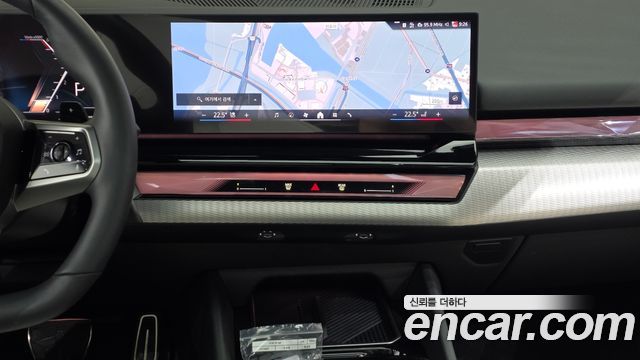BMW 5-Series 2026 — photo 13