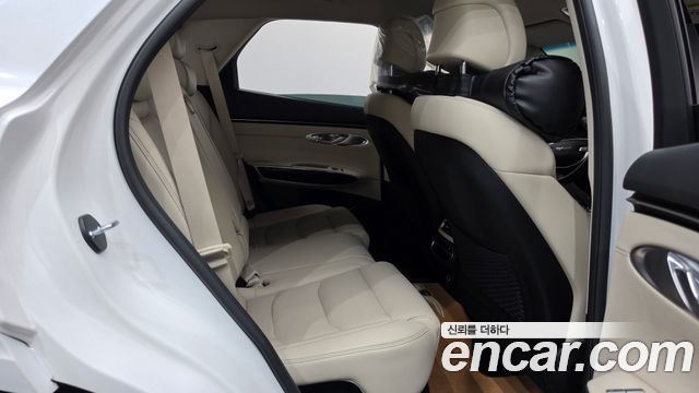 Genesis GV70 2024 — photo 17