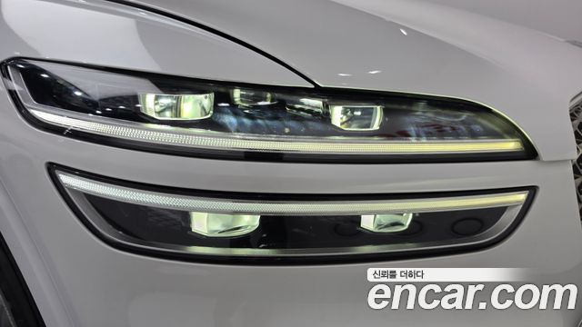 Genesis GV70 2024 — photo 8