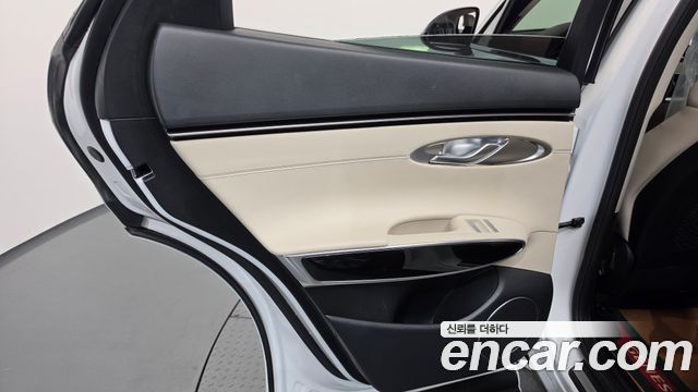 Genesis GV70 2024 — photo 15
