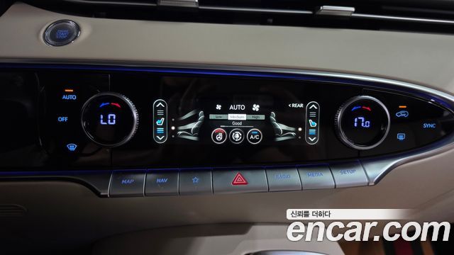 Genesis GV70 2024 — photo 30