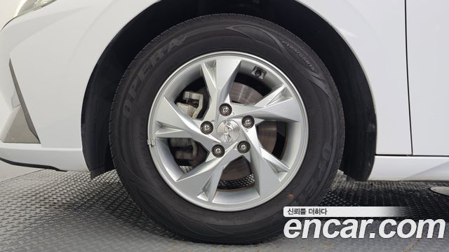 Hyundai AVANTE 2022 — photo 5