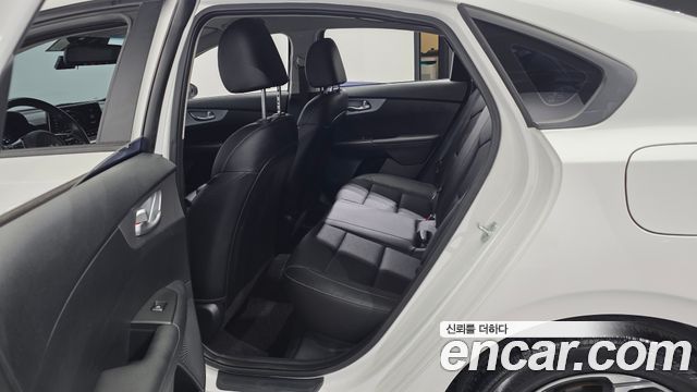 Kia K3 2022 — photo 17